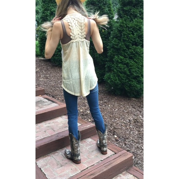 🎉Pale Yellow Crochet Detail Vest - Picture 3 of 8